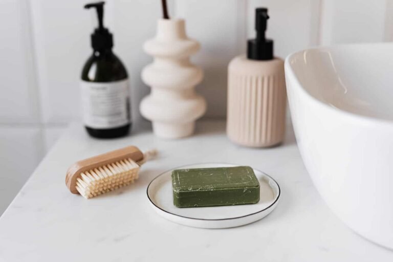 Który z nich jest mniej szkodliwy dla środowiska i dlaczego?